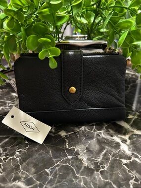 Fossil Black Pebbled Leather Small Wallet with Gold Hardware
